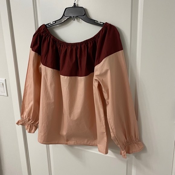 Hayden Los Angeles Two Tone Off Shoulder Long Sleeve Top. Multicolor. Large - Picture 3 of 7